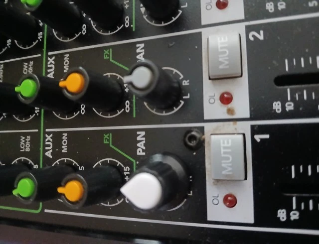 Mackie ProFX8 v2