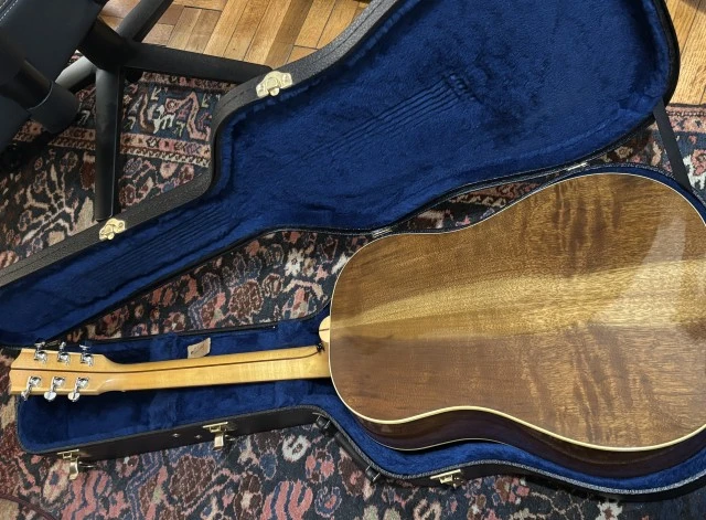 Gibson J-15 walnut