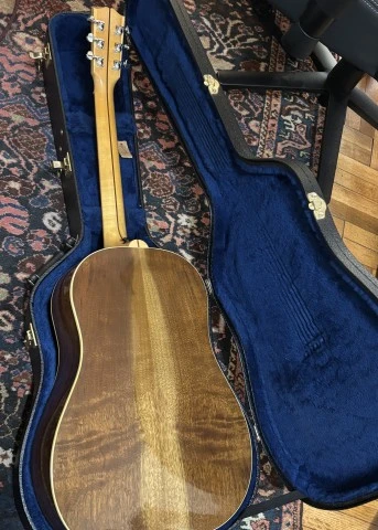 Gibson J-15 walnut