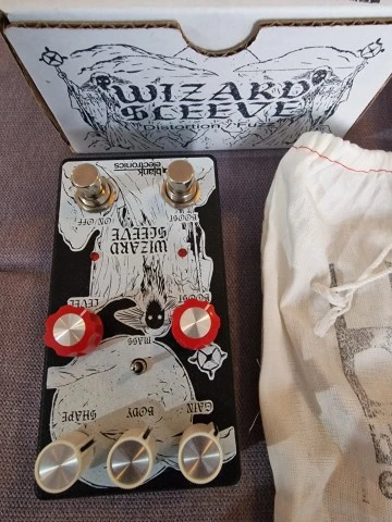 Blank Electronics Wizard Sleeve Distortion/Fuzz
