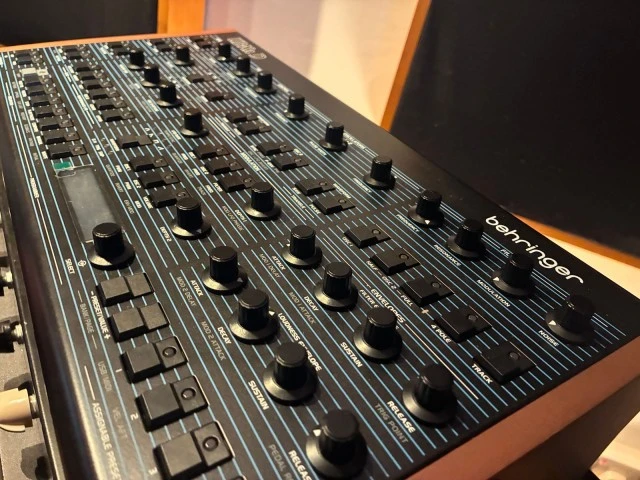 Behringer UB-Xa D