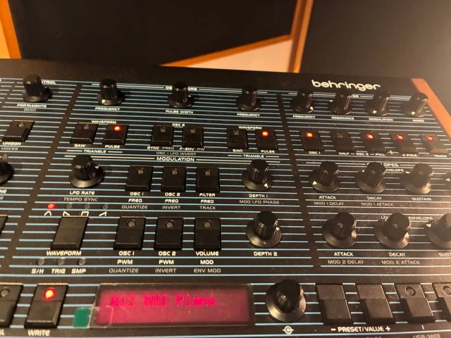 Behringer UB-Xa D
