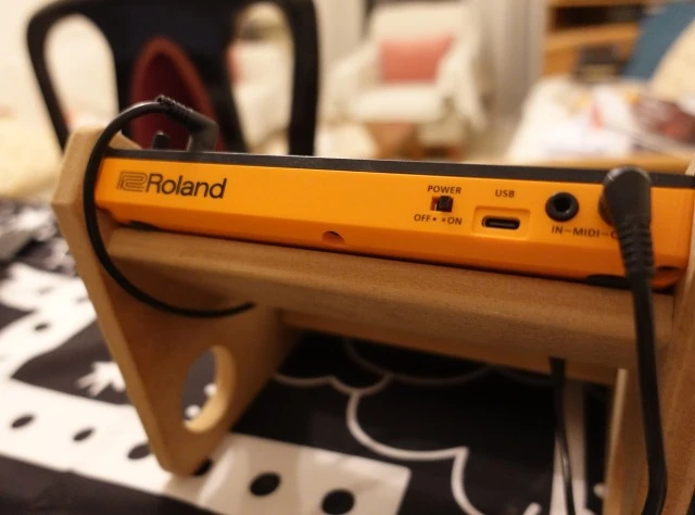 Roland AIRA Compact T-8 Beat Machine
