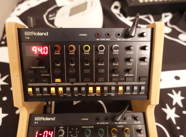 Roland AIRA Compact T-8 Beat Machine