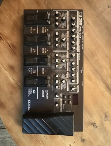 Boss ME-80