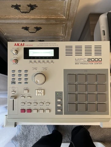 Akai MPC2000