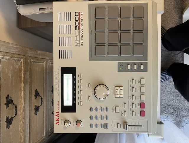 Akai MPC2000