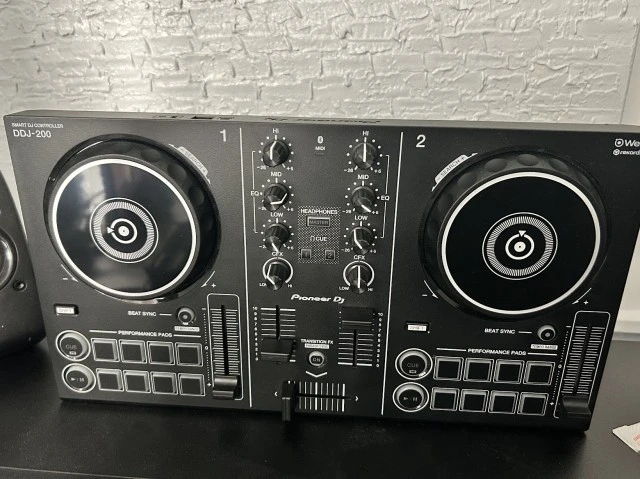 Pioneer DJ DJ-200
