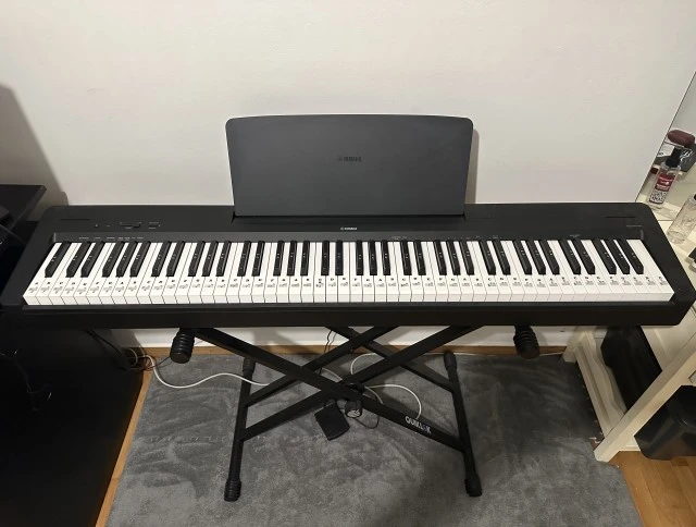 Yamaha P-145