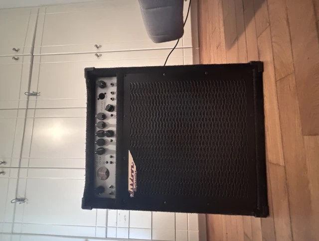 Ashdown T15-180 EVO II (Limited Edition Combo 180W)
