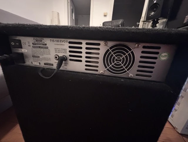 Ashdown T15-180 EVO II (Limited Edition Combo 180W)