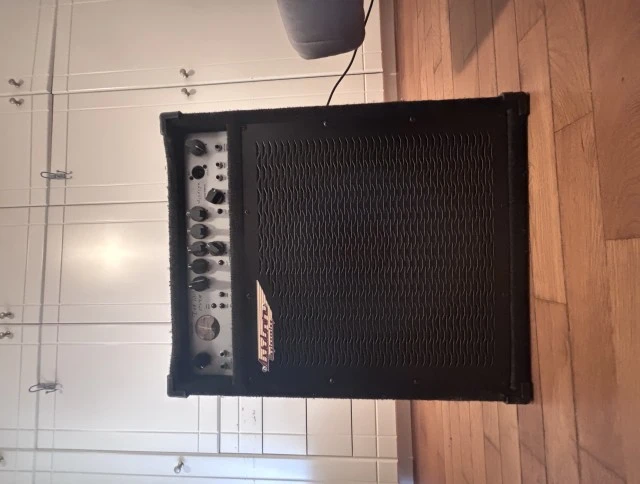 Ashdown T15-180 EVO II (Limited Edition Combo 180W)