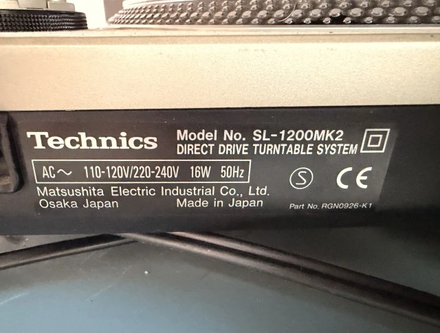 Technics SL-1200 MK2