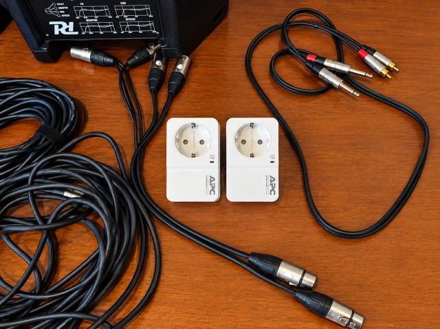 Ολοκληρωμένο Επαγγελματικό Setup Ήχου (Plug & Play) – 4 Αυτοενισχυόμενα Ηχεί