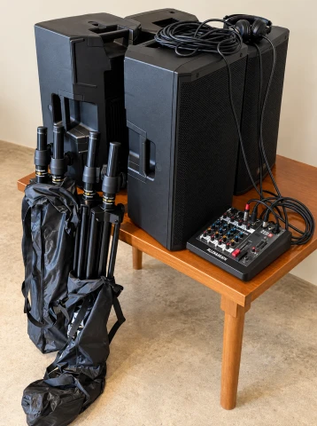 Ολοκληρωμένο Επαγγελματικό Setup Ήχου (Plug & Play) – 4 Αυτοενισχυόμενα Ηχεί