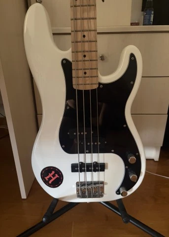 Fender Squier P Bass