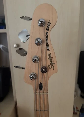 Fender Squier P Bass