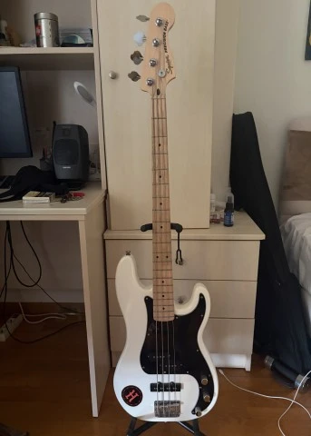Fender Squier P Bass