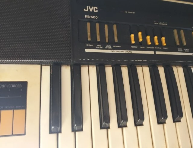 JVC KB-500