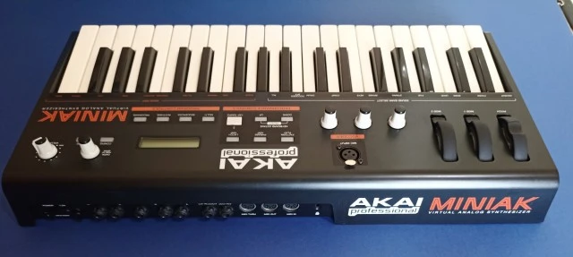 Akai MINIAK
