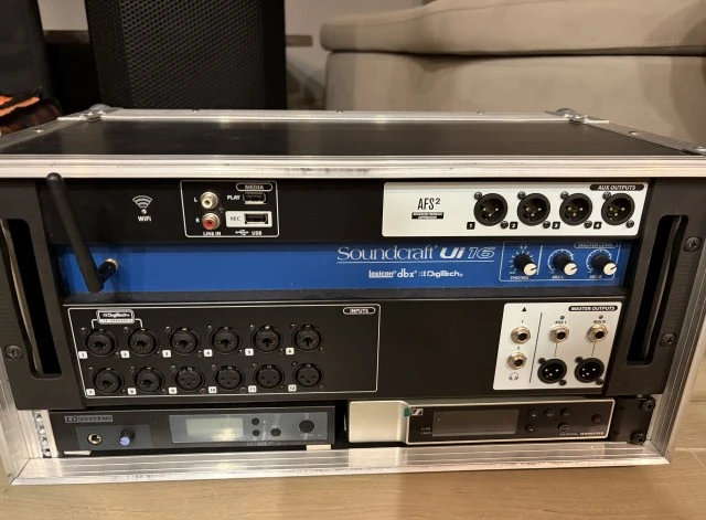 Soundcraft Ui16