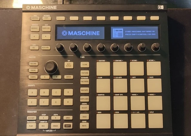 Native Instruments Maschine MK2