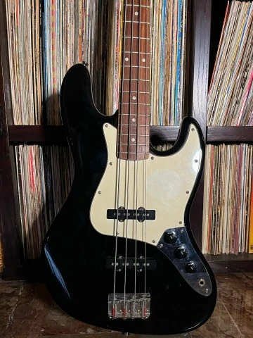 Squier Affinity Series Jazz Bass