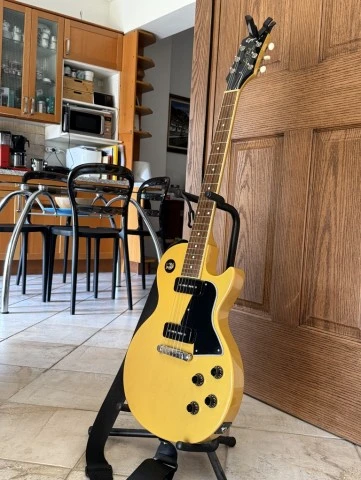 Epiphone Les Paul Special Inspired by Gibson+gator hardshell case