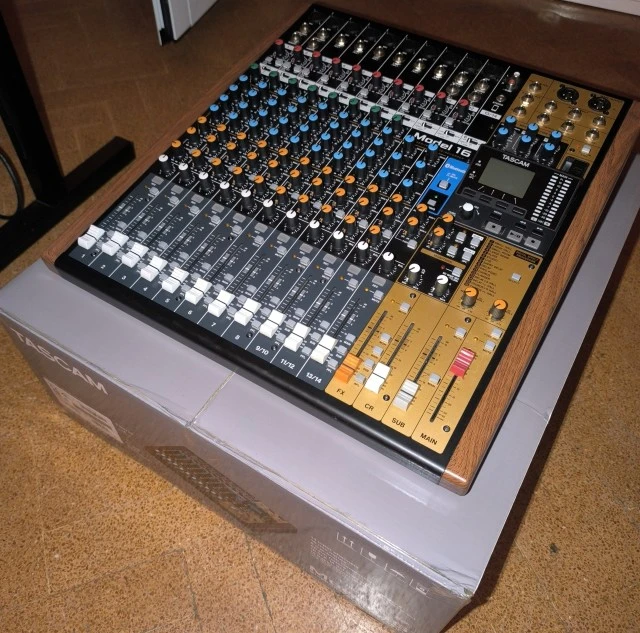 Tascam Model 16