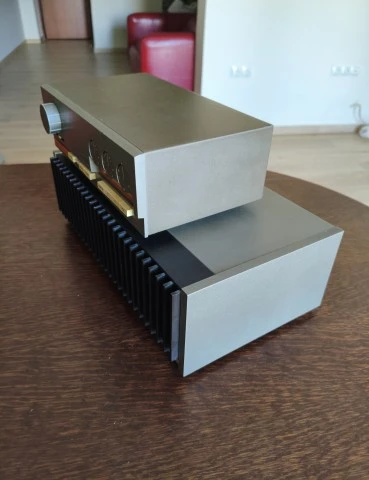 QUAD 405 Power Amplifier + 33 Preamplifier