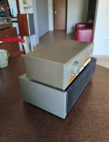 QUAD 405 Power Amplifier + 33 Preamplifier