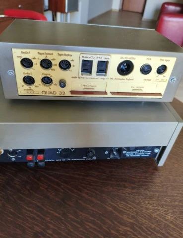QUAD 405 Power Amplifier + 33 Preamplifier
