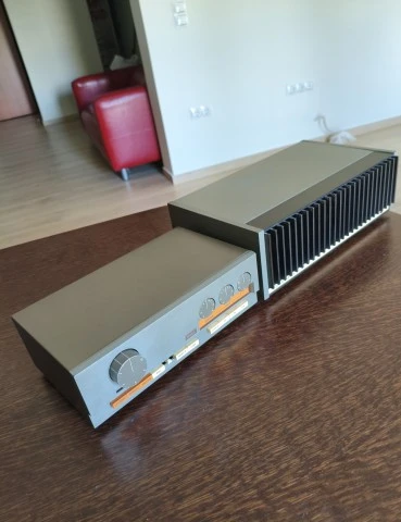 QUAD 405 Power Amplifier + 33 Preamplifier