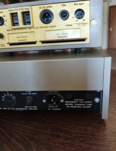 QUAD 405 Power Amplifier + 33 Preamplifier