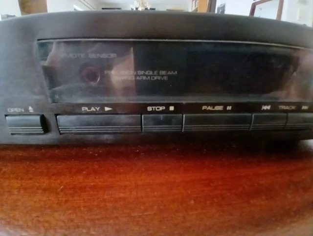 Rotel Compact Disk Player RCD-975