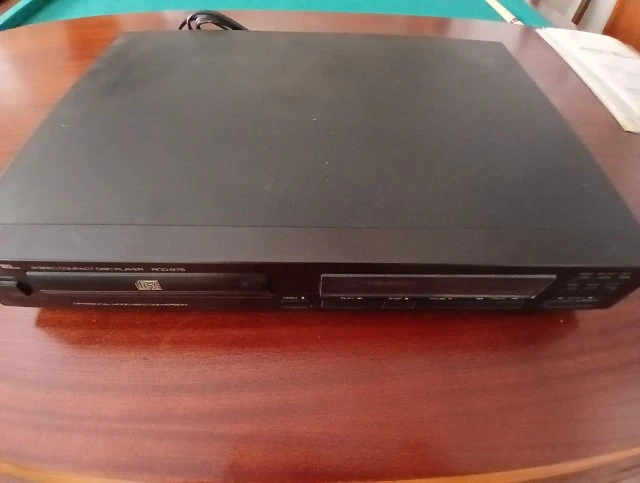 Rotel Compact Disk Player RCD-975