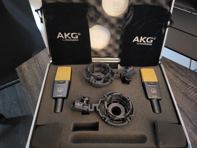 AKG C214