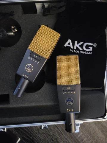 AKG C214