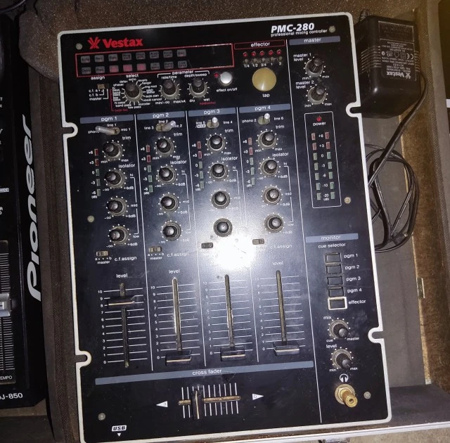 Pioneer / Vestax CDJ-850 + PMC-280 DJ Set