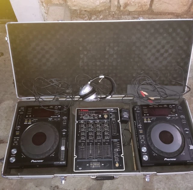 Pioneer / Vestax CDJ-850 + PMC-280 DJ Set