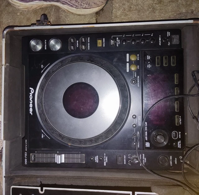 Pioneer / Vestax CDJ-850 + PMC-280 DJ Set