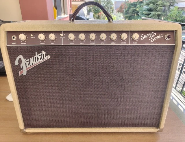Fender Super-Sonic 22
