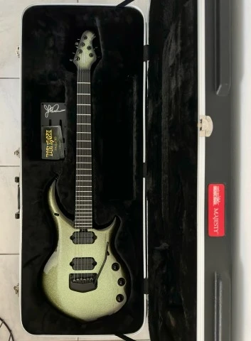 Ernie Ball Music Man Majesty Petrucci Gremlin Sparkle