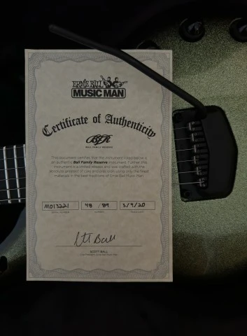 Ernie Ball Music Man Majesty Petrucci Gremlin Sparkle
