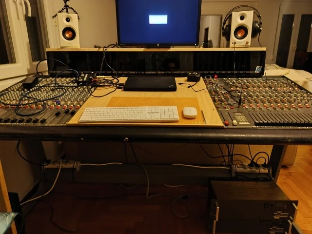 Allen & Heath Saber