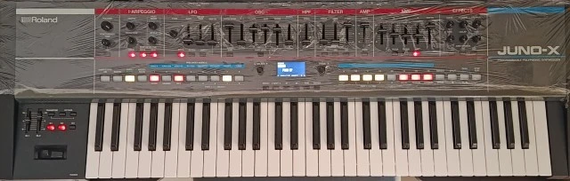 Roland JUNO-X