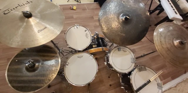 Yamaha Stage Custom Hip + extra floor tom και θήκες