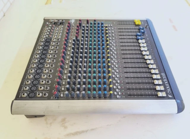 Soundcraft Spirit M12