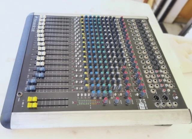 Soundcraft Spirit M12