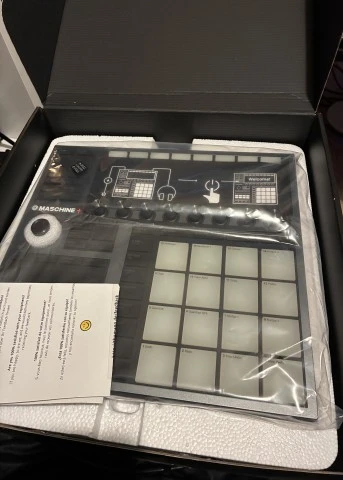 Native Instruments Maschine+ (Plus)